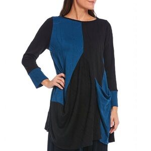 IC By Connie K Size Large Blue Black 3D Knit Colorblock Front Pocket Tunic